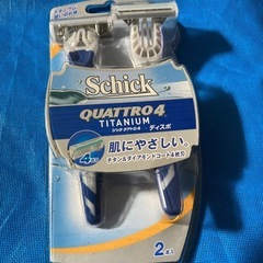 ★シック　クアトロ4チタニウム　2本入り　カミソリ　剃刀の画像