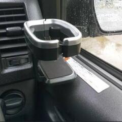 【値下げ】ハイエース200系　4型　ドリンクホルダー　エアコンカバー装着の画像