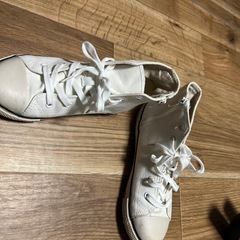 a.v.vのハイカットスニーカー　レディース　23センチの画像