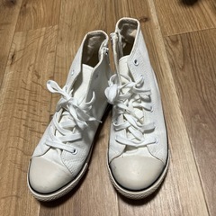 a.v.vのハイカットスニーカー　レディース　23センチの画像