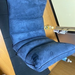 形を変えられるソファの画像