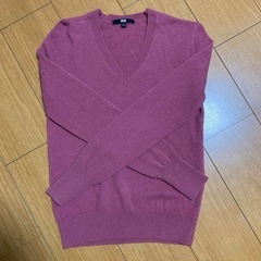 UNIQLO Vネックセーター ピンク 長袖の画像