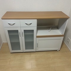食器棚、レンジボードの画像