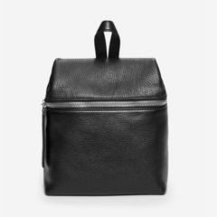 新品同様✨ KARA ブラックレザー バックパック