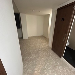 内装仕上業　クロス張り　床張り　清掃の画像