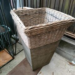 無料　上目黒　大型花器(2) 　生花店向けの画像