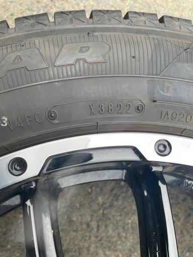 グッドイヤーアイスナビ5穴225/60R17スバルフォレスター スタッドレス バリ山 5H 7Ｊ