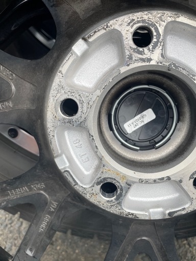 グッドイヤーアイスナビ5穴225/60R17スバルフォレスター スタッドレス バリ山 5H 7Ｊ