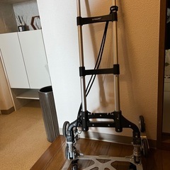 キャリーカート 階段 3輪 台車 10つの車輪 折りたたみ ハンドキャリー ハンドトラック 荷物カート 軽量 段差 4輪 360度回転 静音 大型タイヤ バッグ付け 高さ調節 組み立て不要 固定ロープ付 荷物運搬 業務用 引越し 釣り アウトドア 耐荷重75kg アルミニウム合金の画像