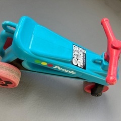 people ピープル　公園レーサー 足けり　三輪車　キッズミニバイク
