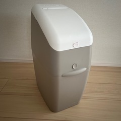 アップリカ　ニオイポイ　オムツ　ゴミ箱　オムツポット