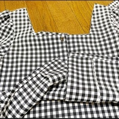 パルーンスリーブ モノトーン　ブラウスの画像