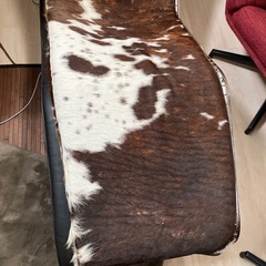 カッシーナのLC４ヴィラチャーチ　カウ柄 リプロダクトの画像