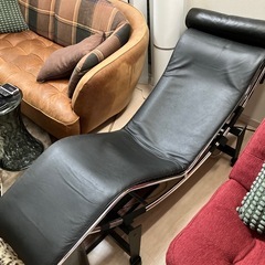 カッシーナのLC４ヴィラチャーチ　カウ柄 リプロダクトの画像