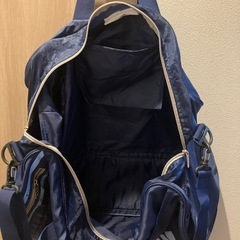 adidasボストンバッグの画像