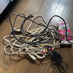 延長コード、TVケーブルなど