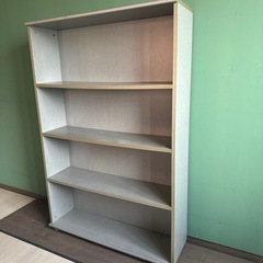 4段型の棚の画像