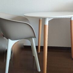 丸テーブル / 直径80cmの画像