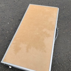 アルミテーブルの画像