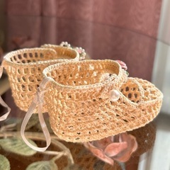 置き物　 Ornament 飾り物　赤ちゃんの編み靴の画像