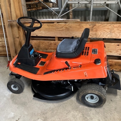 プラウ(plow) 乗用草刈機　　「引き取り限定」
