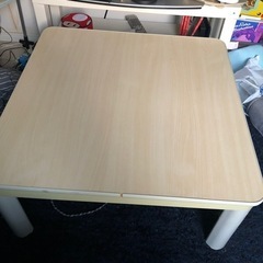こたつテーブルと布団