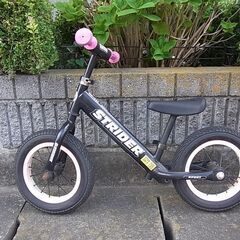 ストライダー　幼児自転車練習用　黒