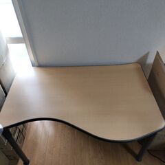 オカムラの作業机　パソコンディスク　テーブル　okamuraの画像