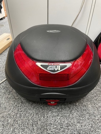 GIVI　リアボックス　35L　モノロックケース　FLOW