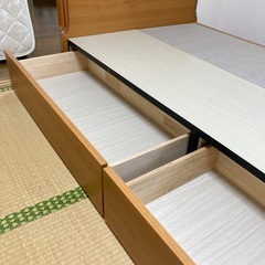 ベッドフレーム　シングルサイズ　引き出し付の画像