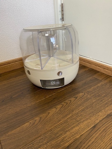 (新品、未使用) 6コンパートメント 回転式乾燥食品保存容器 蓋付き