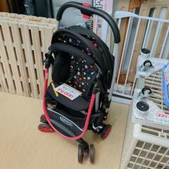 GRACO☆ベビーカー☆ブラック＆ミッキーマウス柄、収納可、移動、子供用品【こちらは店舗です。浜村鹿野温泉ICから3分 買取本舗 宮本リサイクル 営業時間9～19時 定休日水曜のみ←連絡できませんm(_ _)mの画像