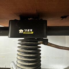 『karimoku』カリモク デスクチェア アームチェア 肘掛けチェア 事務チェア 事務椅子  昇降式デスクチェア キャスターチェア チェア 椅子 イスの画像