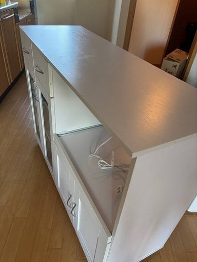 便利な食器棚
