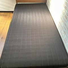 ベッドフレーム、コイルマットレス（シングル）の画像