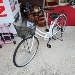 自転車☆Takeda☆A23AA07680、26インチ、ホワイトカラーーカラー、小傷・サビ、ママチャリ【こちらは店舗です。浜村鹿野温泉ICから3分 買取本舗 宮本リサイクル 営業時間9～19時 定休日水曜のみ←連絡できませんm(_ _)mの画像