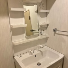 LIXIL 
洗面台とミラー 