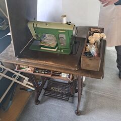 レトロ足踏みミシン