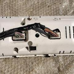 トヨタアルデオ　デジタルスピードメーター、カーナビモニターの画像