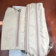ショルダーバッグ　ポケット沢山の画像