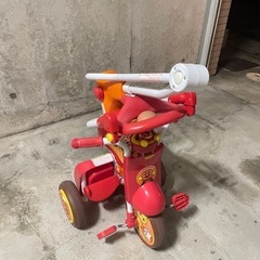 アンパンマン折りたたみ三輪車（棒付き）の画像