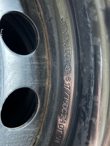 BRIDGESTONE 265/65R17 22年製　スタッドレスタイヤ