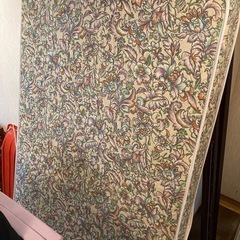 ベッドとマットレス