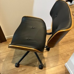 キャスター付きチェア