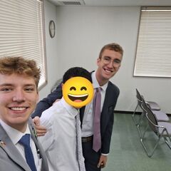 2人外国人と一緒に散歩しましょう！