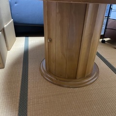 丸型　ダイニングテーブルの画像