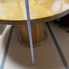 丸型　ダイニングテーブルの画像