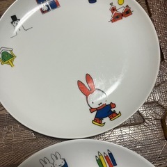 キャラもの食器の画像