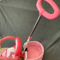 リユース　ディズニー　三輪車　ミニーマウス　おしゃべりカーゴ　1.5歳から5歳未満　身長目安　80から100cm  コントロールバーとハンドルの連動可能　ピンク色の画像