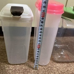 【無料】プラスチック  保存容器  まとめての画像